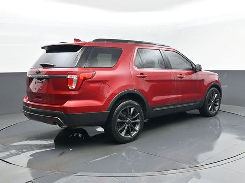 Used 2017 Ford Explorer XLT w/ Equipment Group 202A image 25