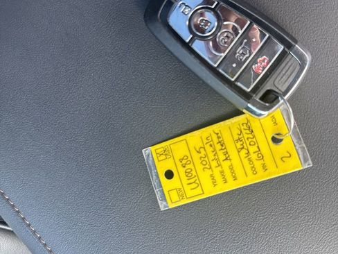 Used 2025 Lincoln Aviator Reserve w/ Equipment Group 201A image 23