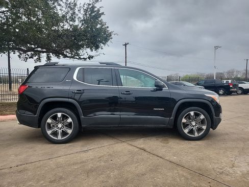 Used 2017 GMC Acadia SLT image 2