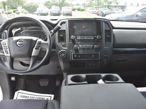 Used 2023 Nissan Titan SV RWD image 15
