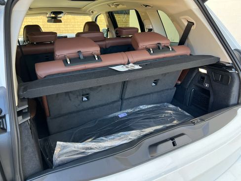 Used 2025 BMW X7 xDrive40i w/ Premium Package image 20