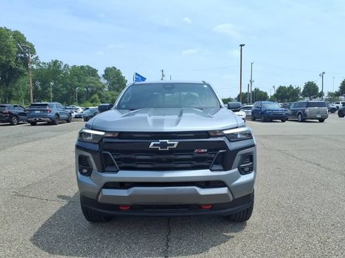 Used 2023 Chevrolet Colorado Z71 w/ Z71 Convenience Package 2 AWD/4WD image 2