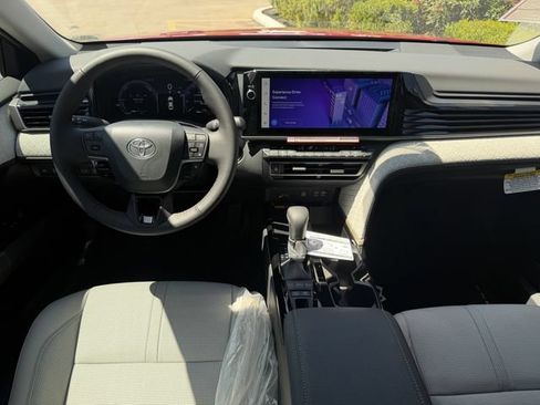 Used 2026 Toyota Camry XLE FWD image 9