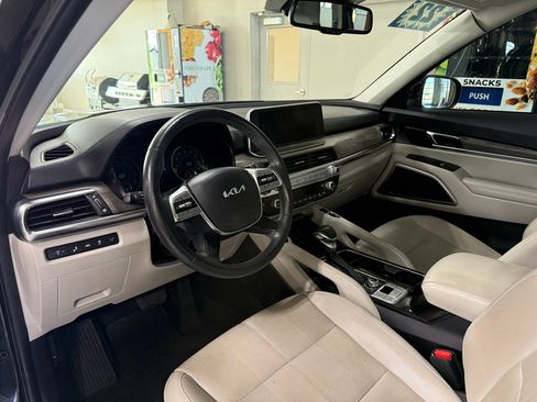 Used 2022 Kia Telluride EX w/ Towing Package AWD/4WD image 9