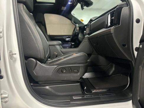 Used 2023 GMC Sierra 1500 AT4 w/ AT4 Premium Package image 29