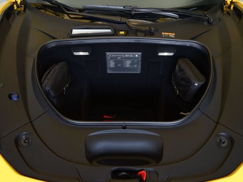 Used 2022 Ferrari F8 Tributo RWD image 31