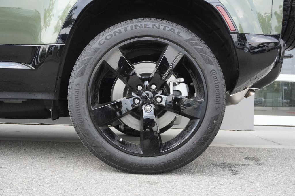 New 2026 Land Rover Defender 110 X-Dynamic SE AWD/4WD image 33