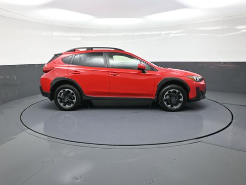 Used 2023 Subaru Crosstrek 2.0i Premium image 2