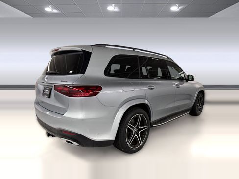 Used 2025 Mercedes-Benz GLS 450 4MATIC image 9