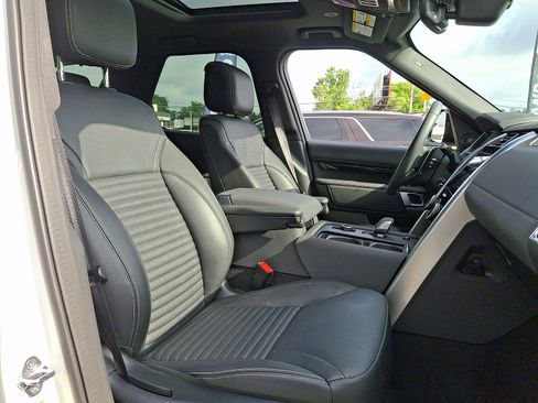 Certified 2026 Land Rover Discovery S AWD/4WD image 22
