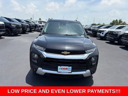 Used 2021 Chevrolet TrailBlazer LT w/ Convenience Package FWD image 2