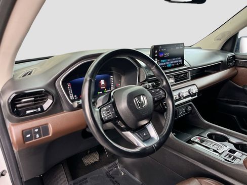 Used 2025 Honda Pilot Elite image 9