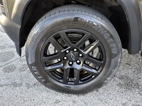 Used 2025 Chevrolet Colorado Trail Boss AWD/4WD image 11