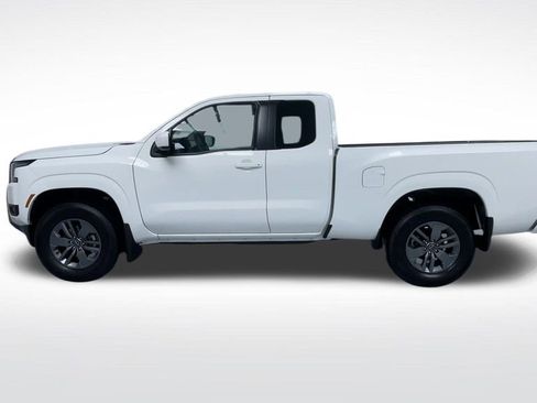 Used 2025 Nissan Frontier SV image 5