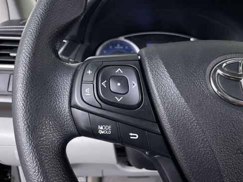 Used 2017 Toyota Camry LE image 25