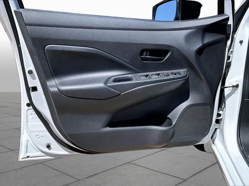 Used 2025 Nissan Versa S w/ Trunk Package FWD image 24