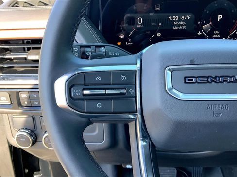 Used 2025 GMC Yukon Denali w/ LPO, Floor Liner Package image 20