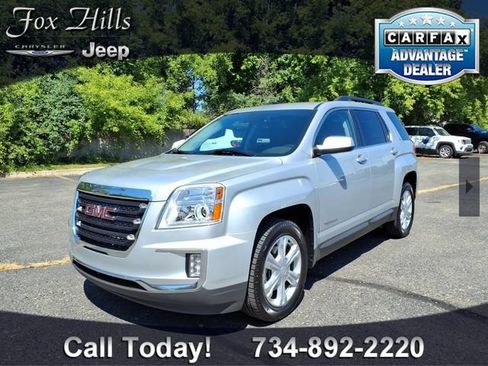 Used 2017 GMC Terrain SLE w/ Convenience Package FWD image 3