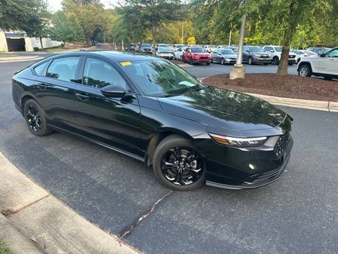 Used 2025 Honda Accord SE image 8