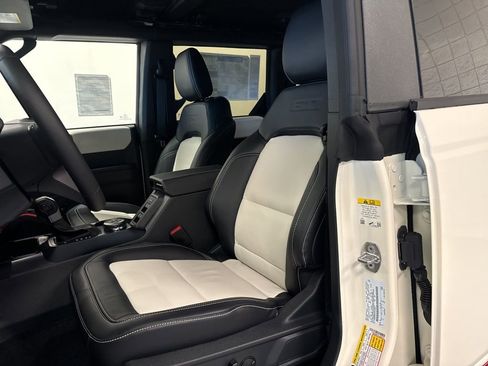 New 2026 Ford Bronco Outer Banks AWD/4WD image 3