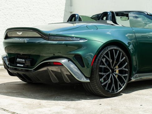 Used 2023 Aston Martin V12 Vantage Roadster RWD image 40