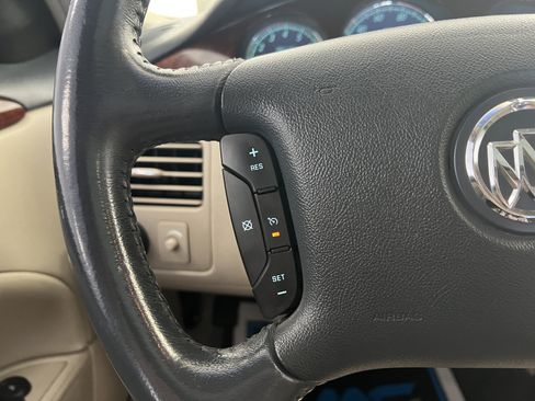 Used 2006 Buick Lucerne CXS w/ Driver Confidence Package FWD image 24