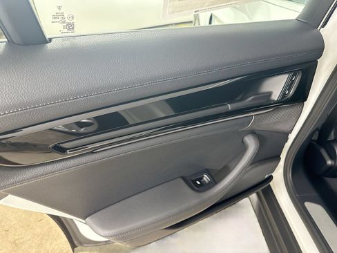 Used 2025 Porsche Panamera RWD image 32