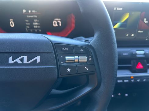 Used 2025 Kia K4 FWD image 20