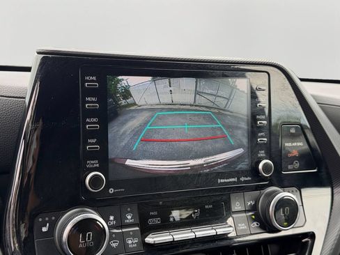 Used 2022 Toyota Highlander XSE w/ Protection Package #3 (TMS) AWD/4WD image 26