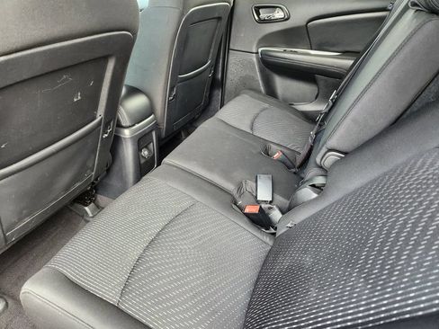Used 2020 Dodge Journey SE w/ SE Popular Equipment Group FWD image 9