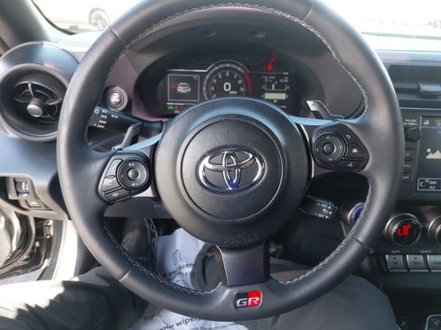 Certified 2022 Toyota GR86 RWD image 27