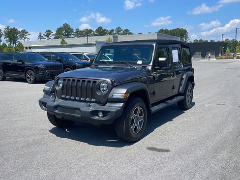 Used 2022 Jeep Wrangler Unlimited Sport AWD/4WD image 3