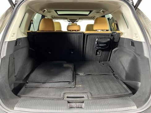 Used 2021 Nissan Rogue Platinum FWD image 50