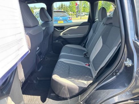 Used 2025 Subaru Forester AWD/4WD image 13