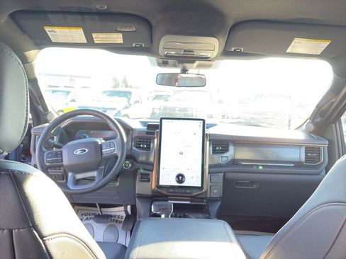 Used 2023 Ford F150 Lightning Lariat image 23