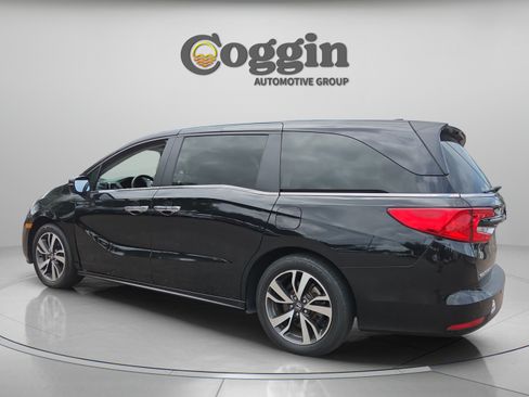 Used 2023 Honda Odyssey Touring image 3