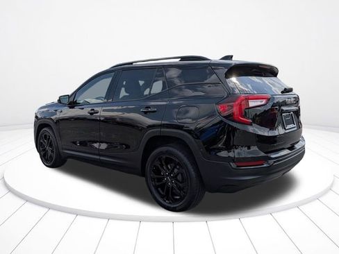 Used 2022 GMC Terrain SLT w/ Infotainment Package II FWD image 5