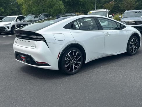 Used 2025 Toyota Prius Plug-In Hybrid w/ Limited Premium Package FWD image 7