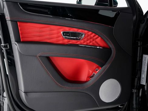 New 2025 Bentley Bentayga image 11