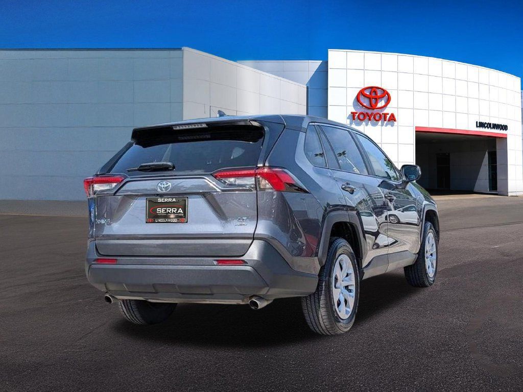 Used 2024 Toyota RAV4 LE AWD/4WD image 11