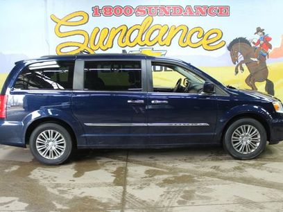 Used 2016 Chrysler Town & Country Touring w/ Driver Convenience Group