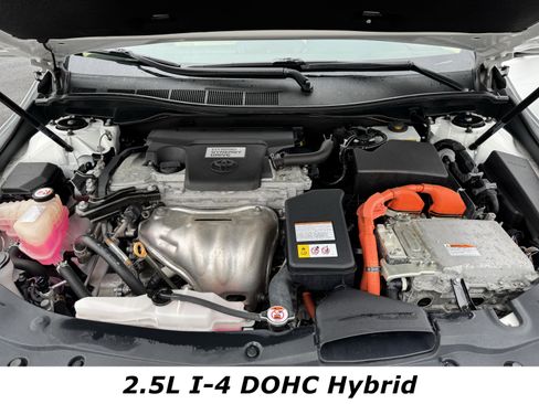 Used 2017 Toyota Camry XLE image 12