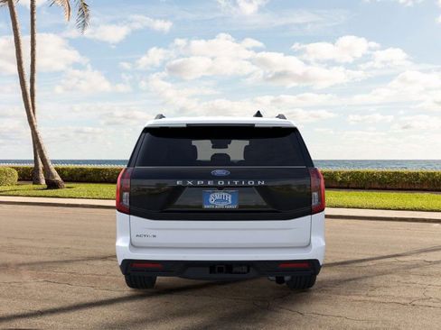 New 2025 Ford Expedition Active image 5