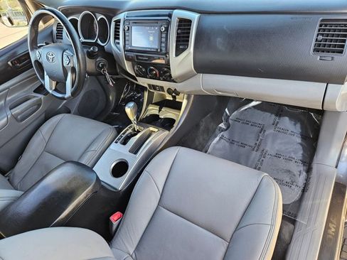 Used 2015 Toyota Tacoma PreRunner w/ SR5 Package image 19