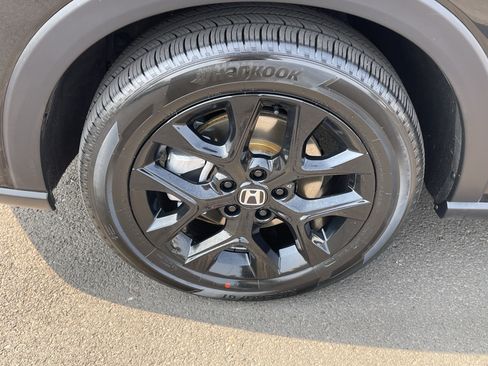 Used 2025 Honda HR-V Sport image 9