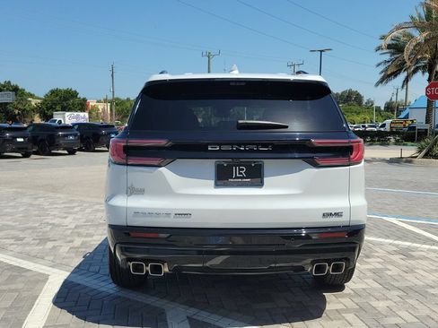 Used 2026 GMC Acadia Denali Ultimate AWD/4WD image 4