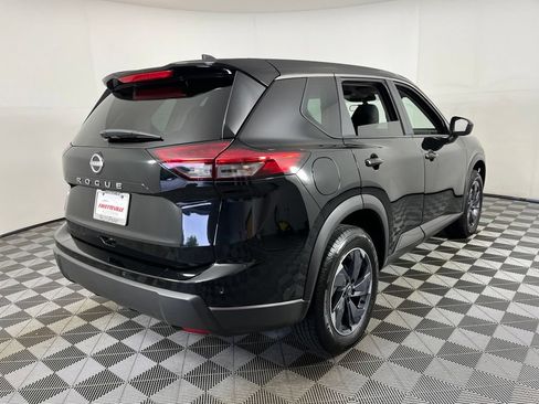 Used 2025 Nissan Rogue SV FWD image 16
