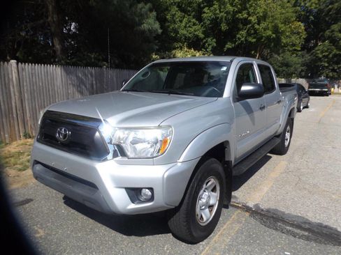 Used 2013 Toyota Tacoma 4x4 Double Cab image 1