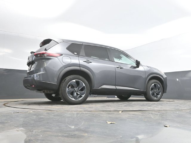 Used 2025 Nissan Rogue SV AWD/4WD image 43