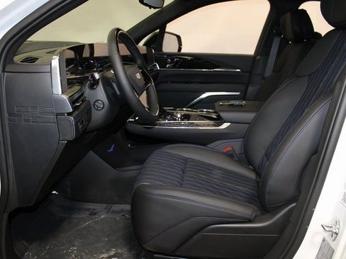 New 2025 Cadillac Escalade IQ Sport 1 w/ LPO, ONYX Package image 5